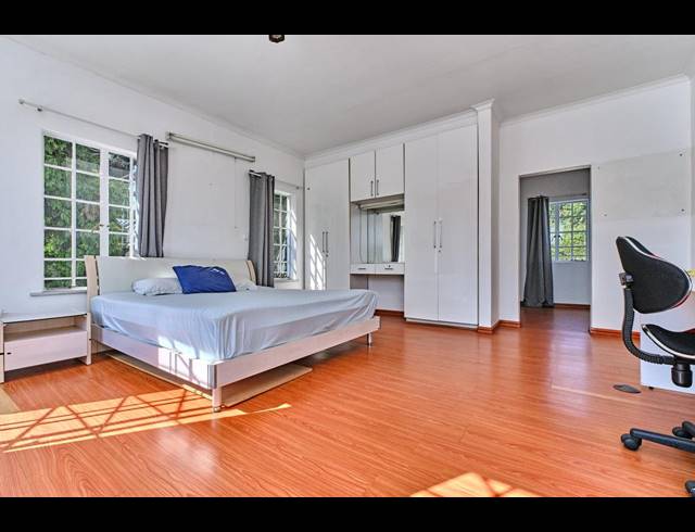 4 BEDROOM HOUSE FOR SALE IN BENMORE GARDENS